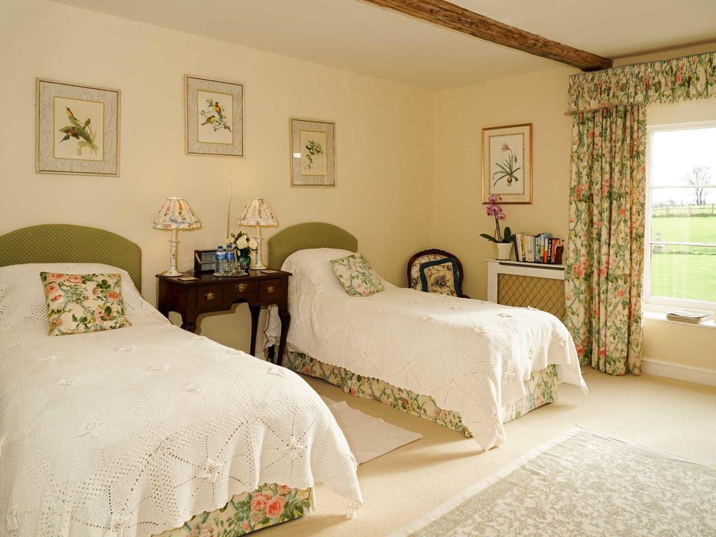 Bed and Breakfast Coxley House Вэллс Экстерьер фото